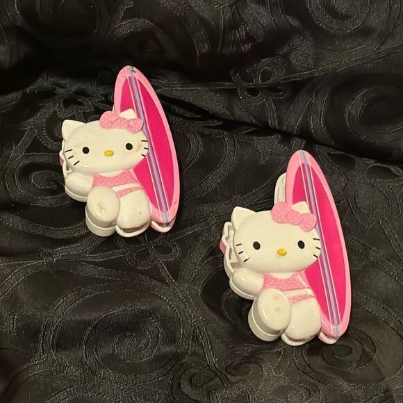 hello kitty towel clips for beac/pool chairs - Picture 1 of 5